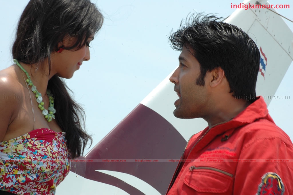 Ayutha Poratam Movie hd photo