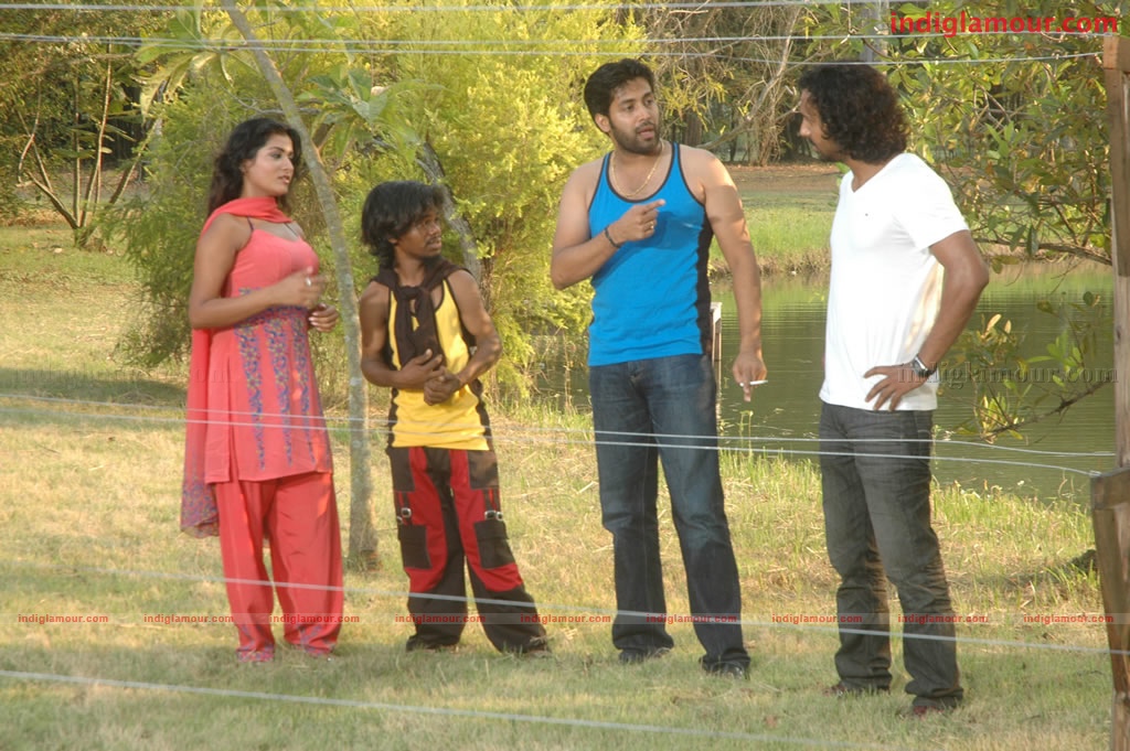 Ayutha Poratam Movie hd photo