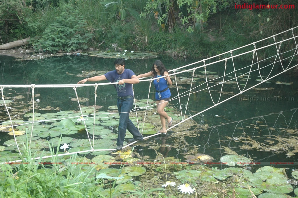 Ayutha Poratam Movie hd photo