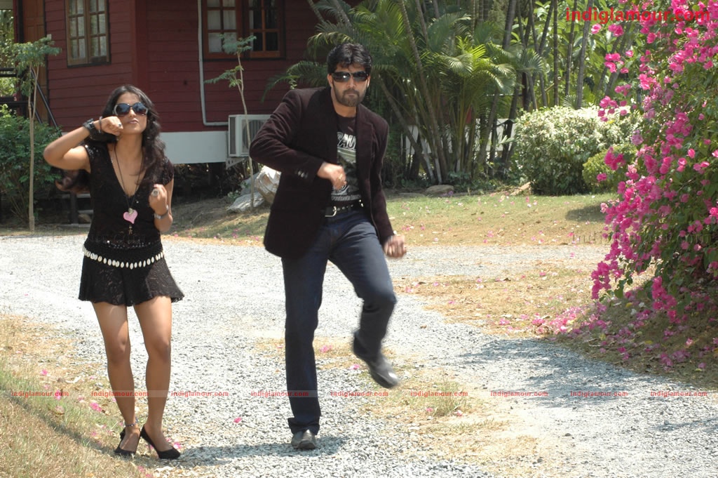 Ayutha Poratam Movie hd photo