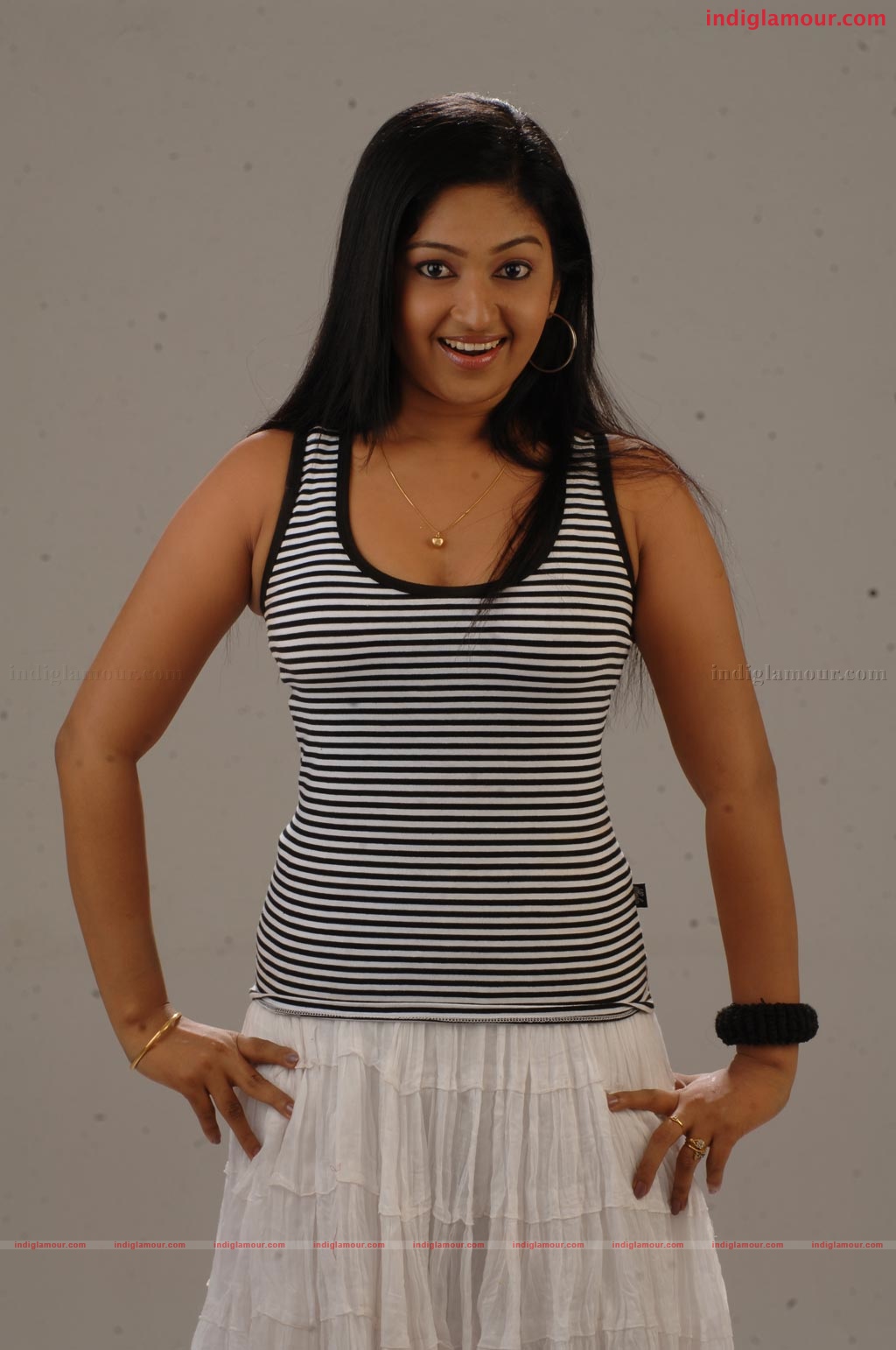Mithra Kurian Actress hd photo