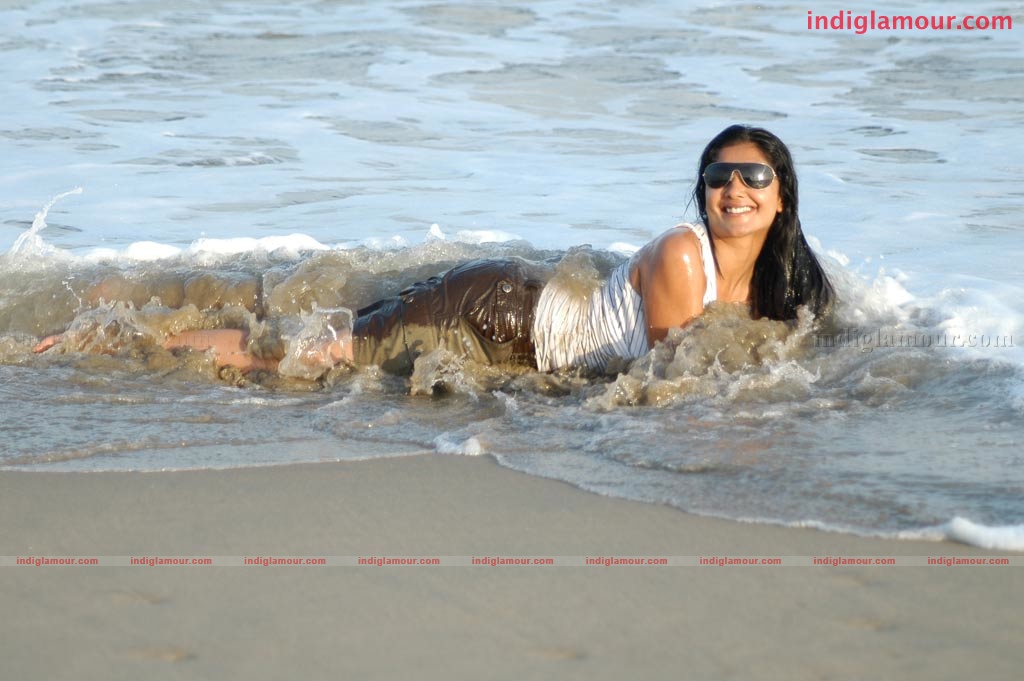 Kutra Pirivu Movie hd photo