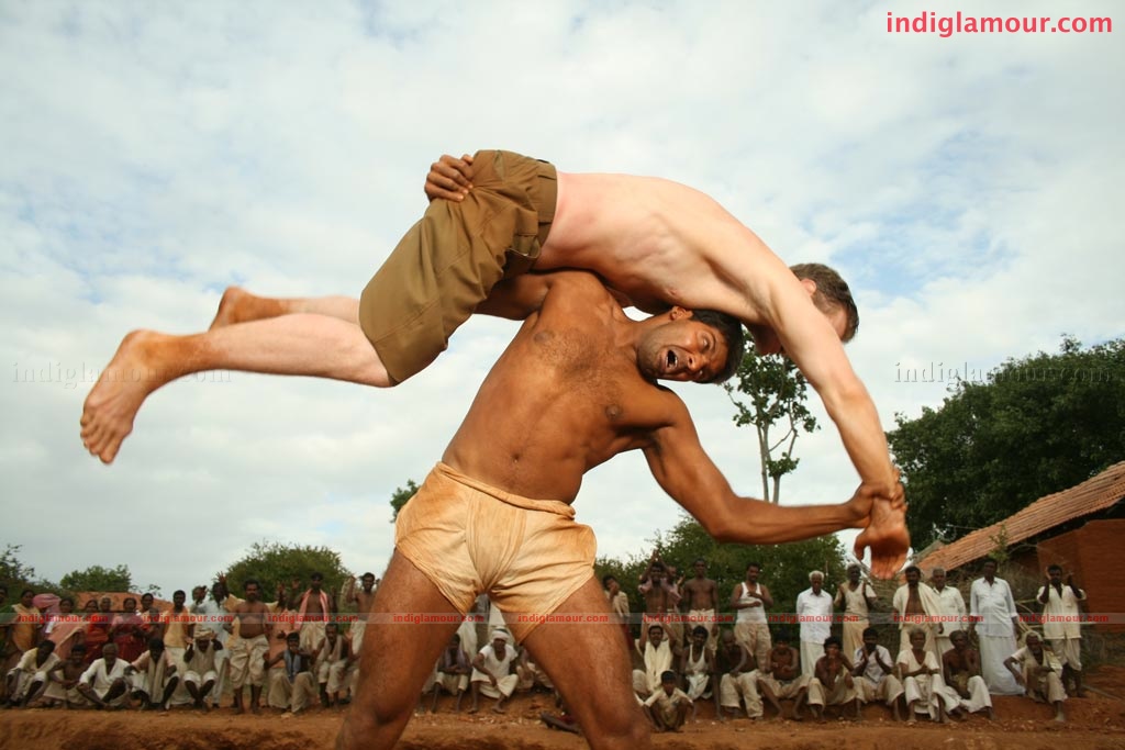 Madras Pattinam Movie hd photo