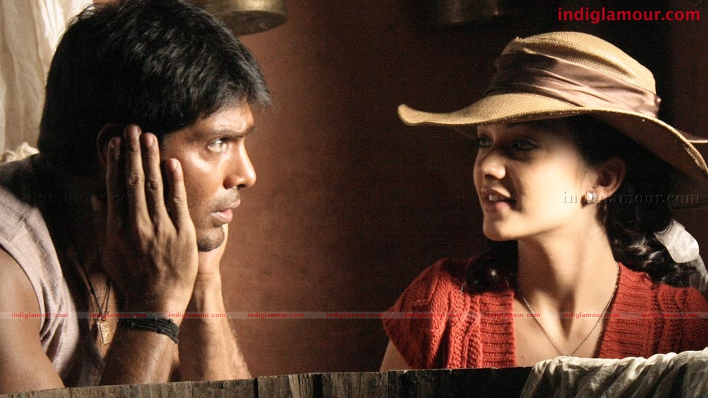 Madras Pattinam Movie hd photo