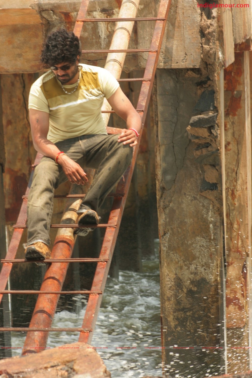 Adhikkam Movie hd photo