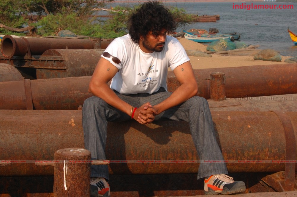 Adhikkam Movie hd photo