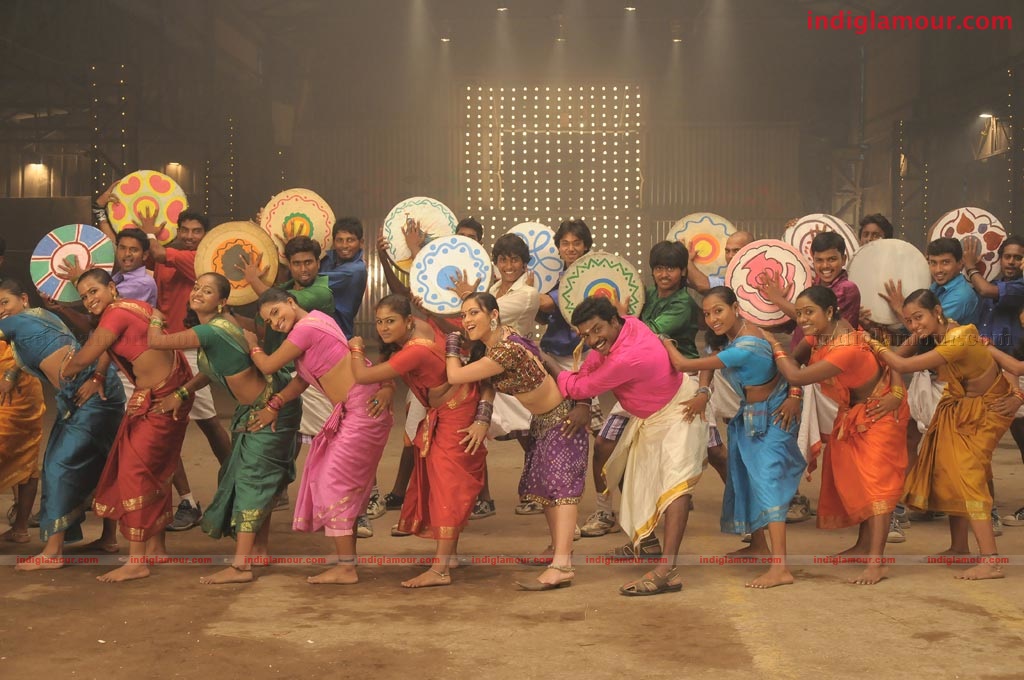 Ambasamuthirathil Ambani Movie hd photo