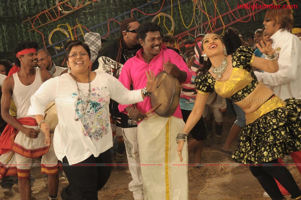 Ambasamuthirathil Ambani Movie hd photo