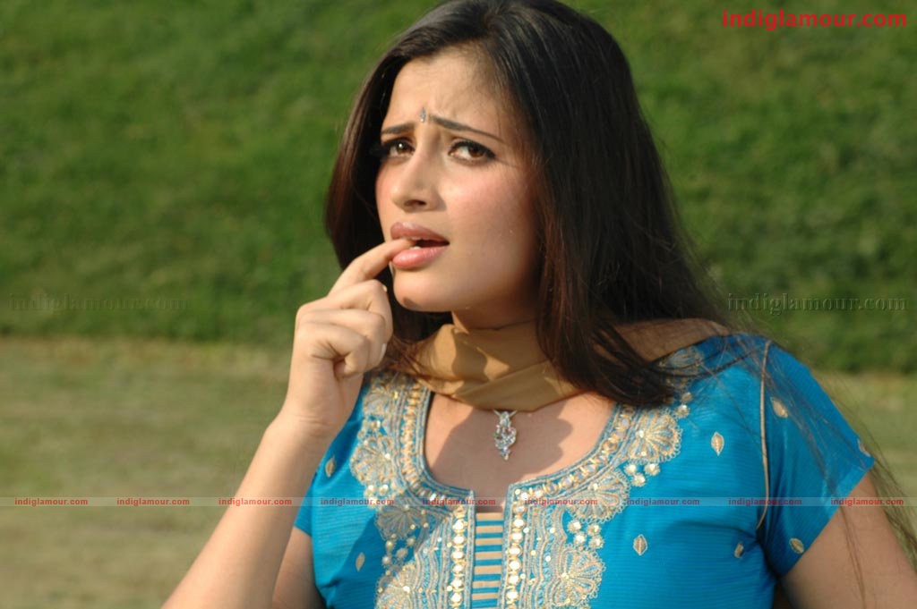 Ambasamuthirathil Ambani Movie hd photo