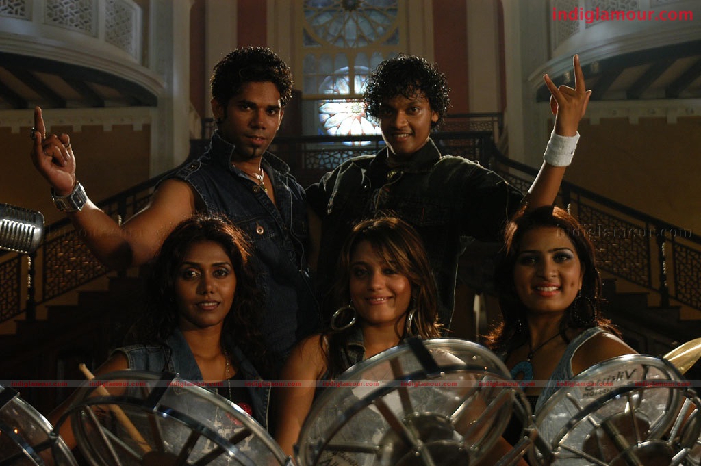 Kadhalagi Movie hd photo