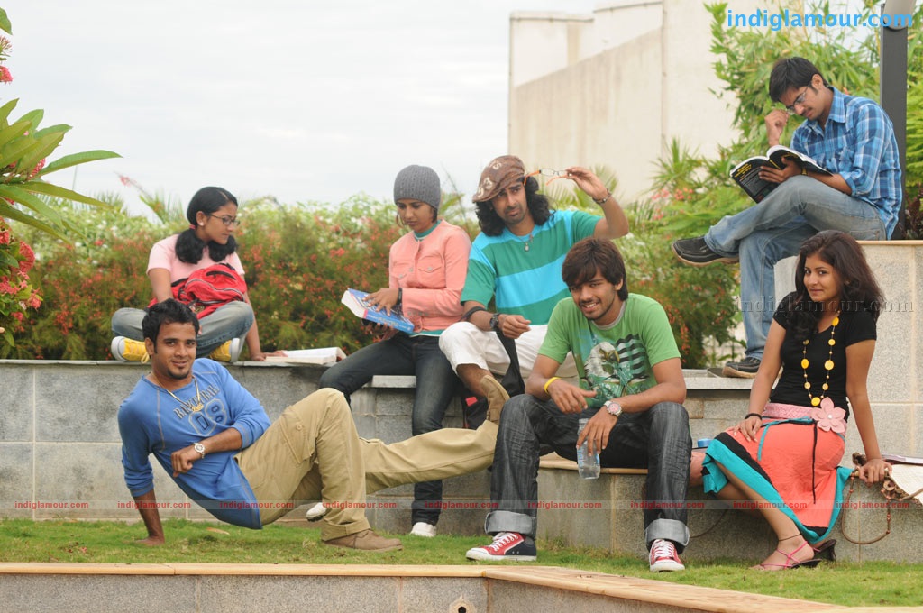 Enithu Enithu Movie hd photo