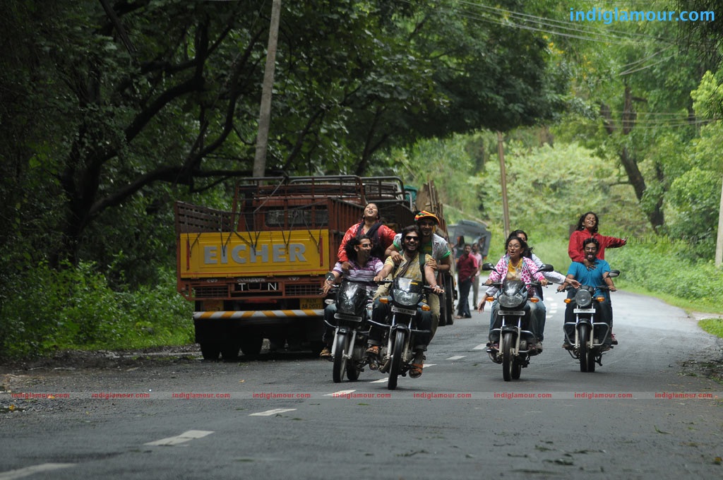 Enithu Enithu Movie hd photo