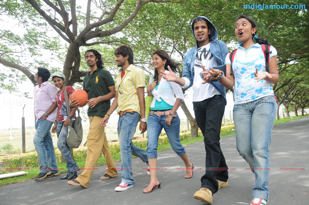 Enithu Enithu Movie hd photo