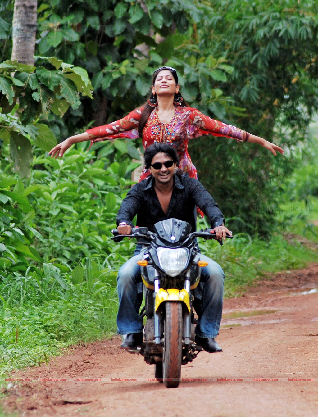 Katrathu Kalavu Movie hd photo