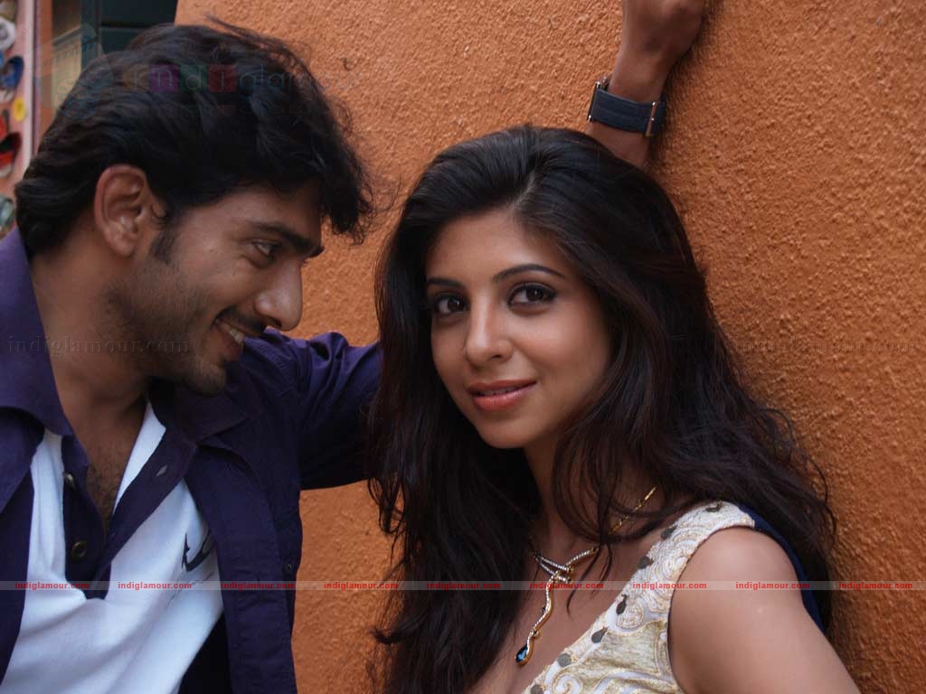 MunDhinam Paartheney Movie hd photo