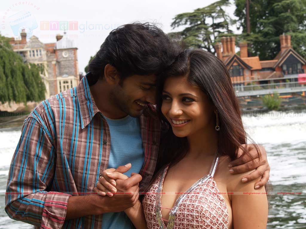 MunDhinam Paartheney Movie hd photo