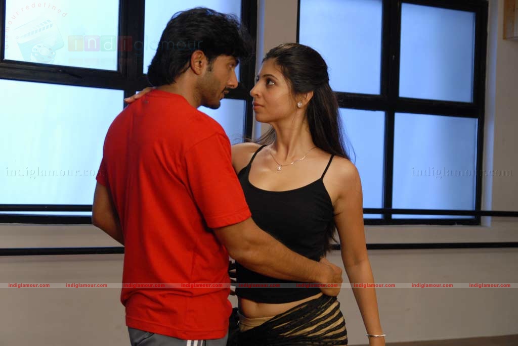 MunDhinam Paartheney Movie hd photo