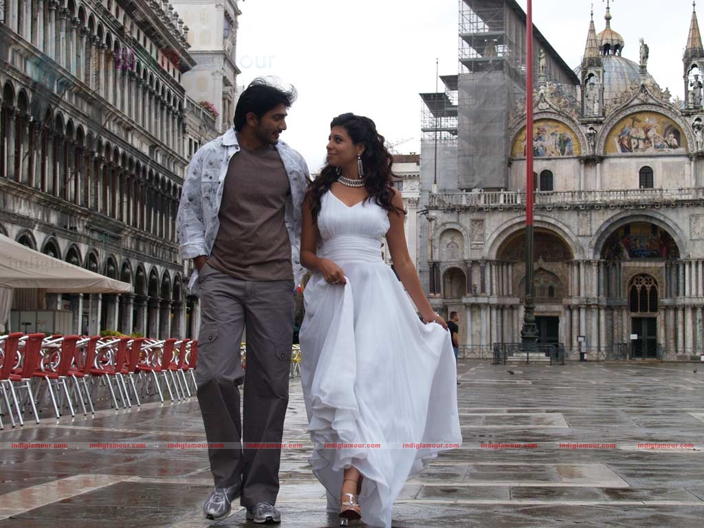 MunDhinam Paartheney Movie hd photo