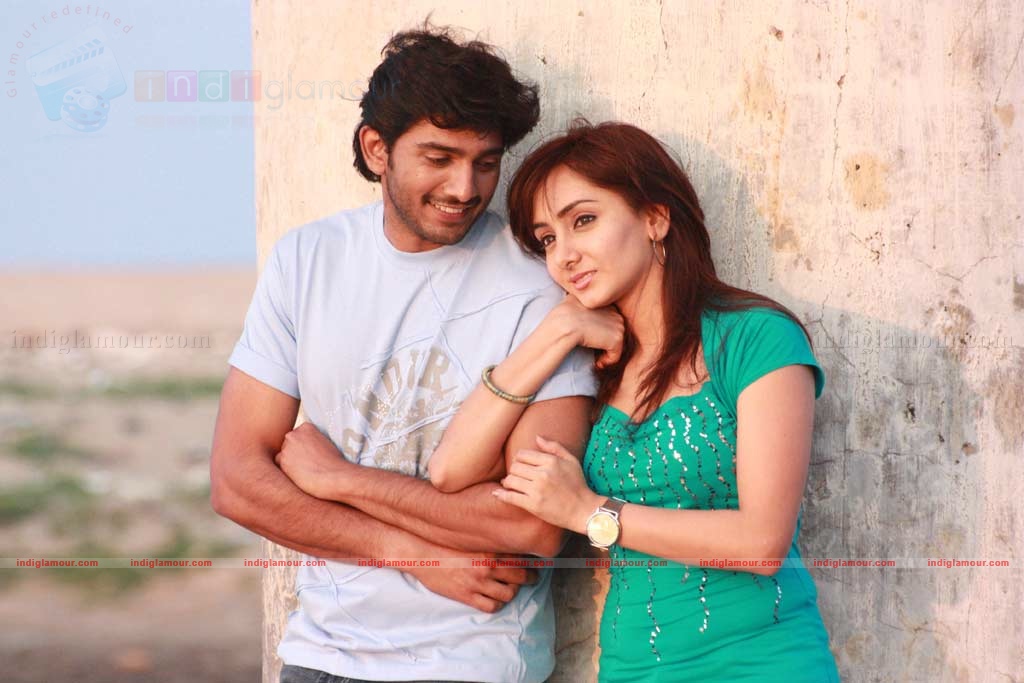 MunDhinam Paartheney Movie hd photo