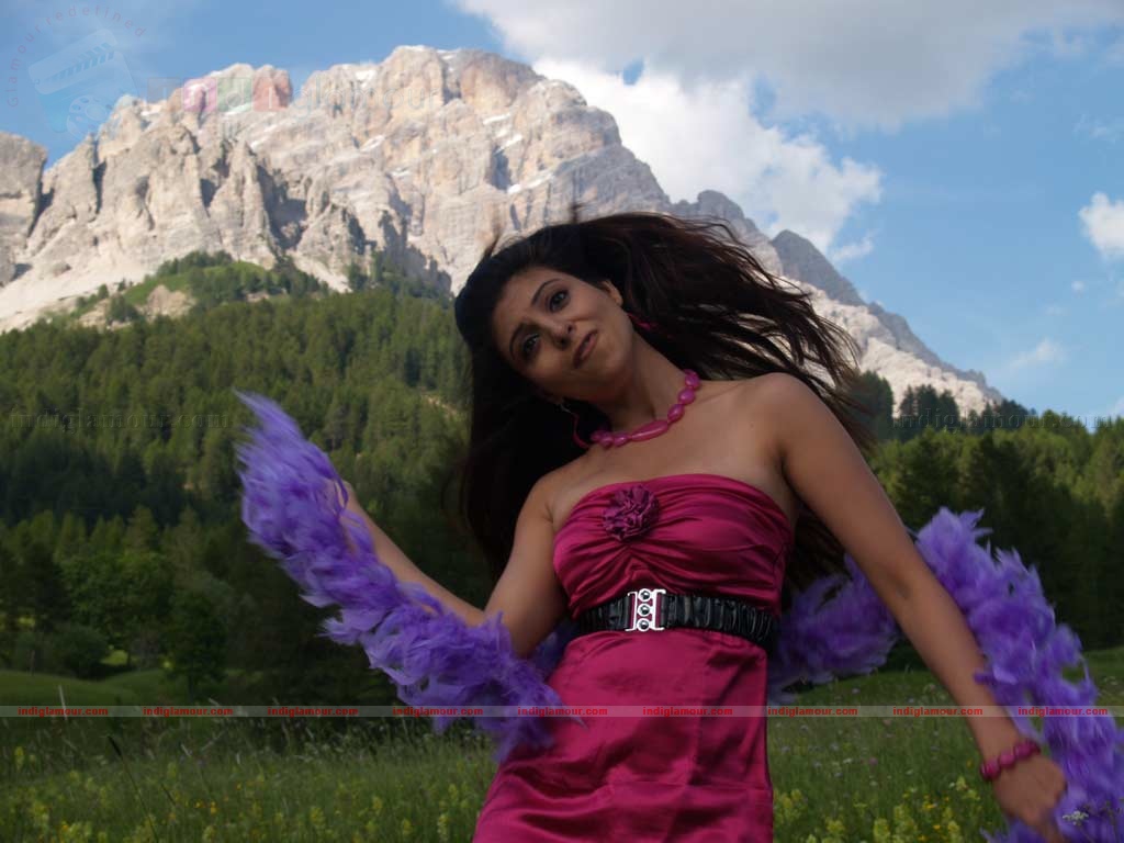 MunDhinam Paartheney Movie hd photo