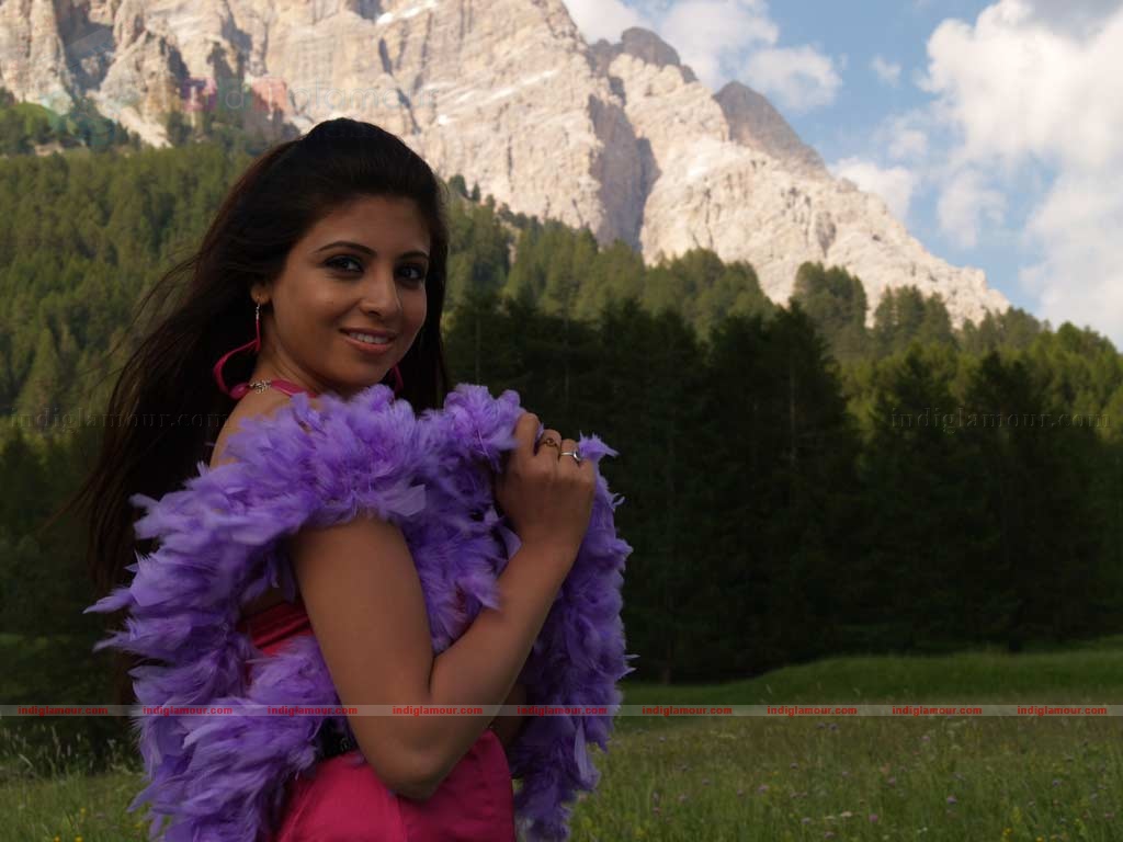 MunDhinam Paartheney Movie hd photo