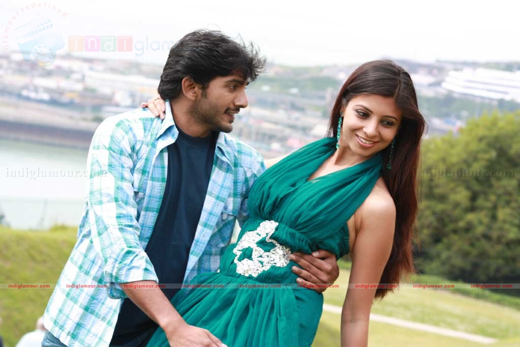 MunDhinam Paartheney Movie hd photo