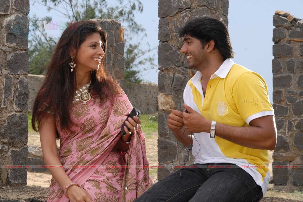 MunDhinam Paartheney Movie hd photo