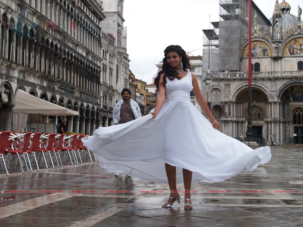 MunDhinam Paartheney Movie hd photo