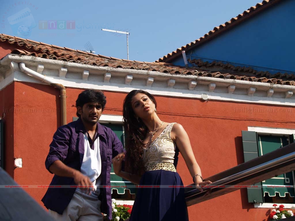 MunDhinam Paartheney Movie hd photo
