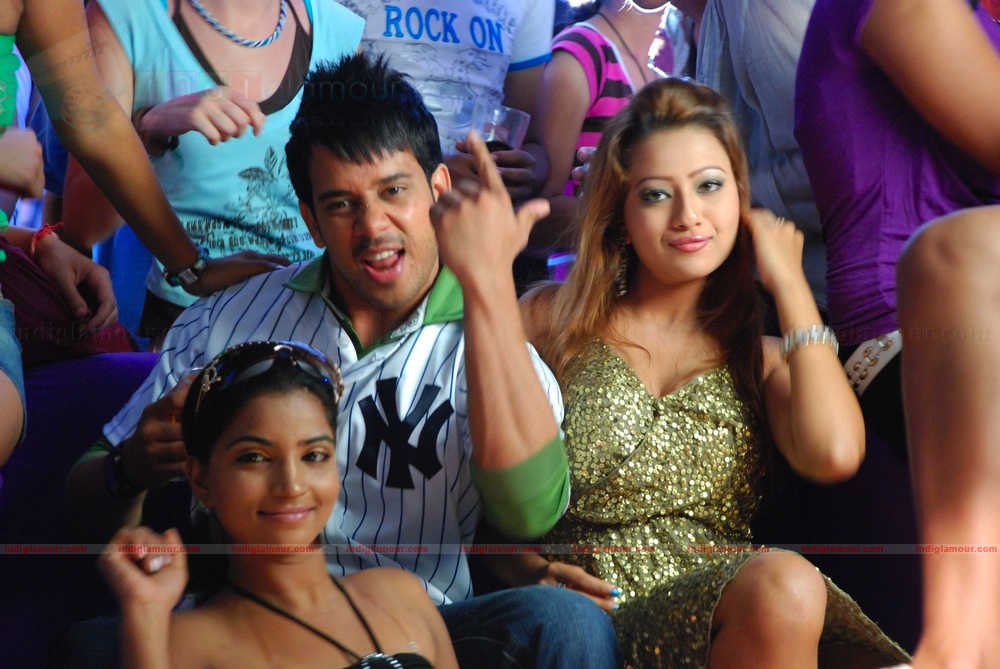 Thambikku Intha Ooru Movie hd photo
