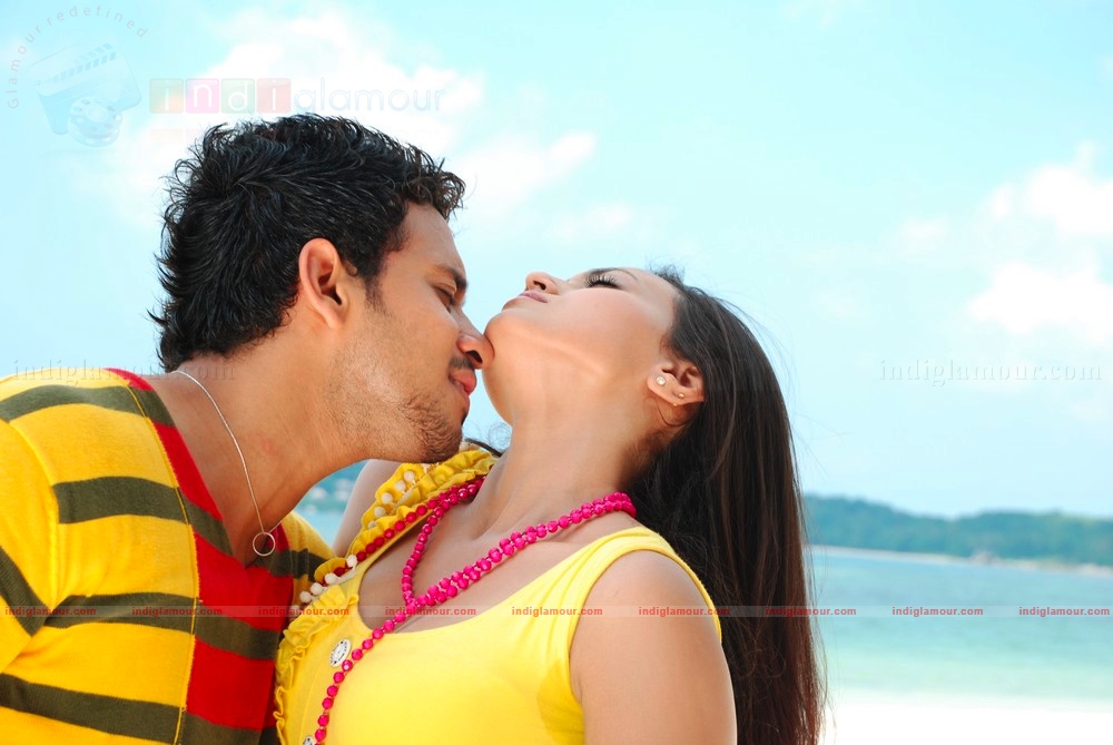 Thambikku Intha Ooru Movie hd photo