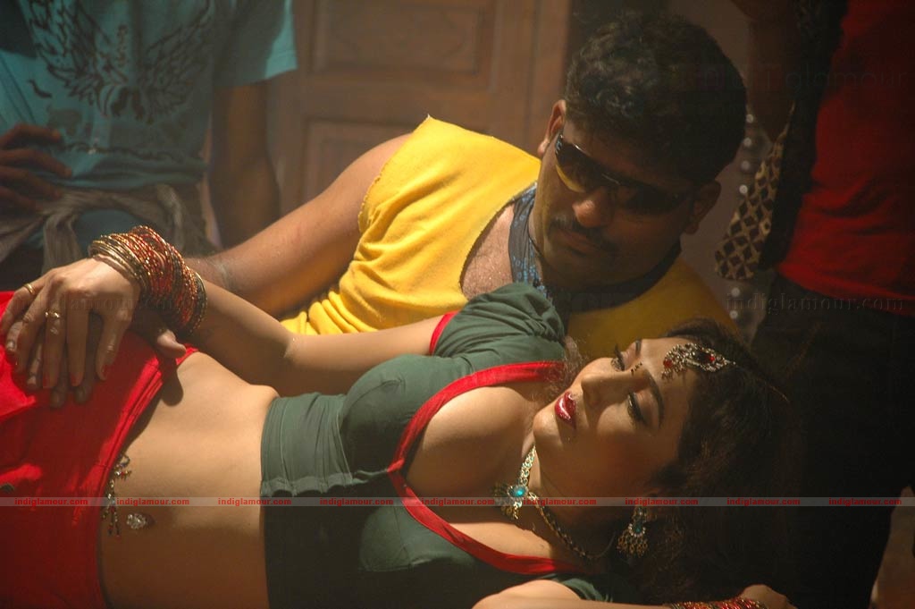 Drogam Nadanthathu Enna Movie hd photo