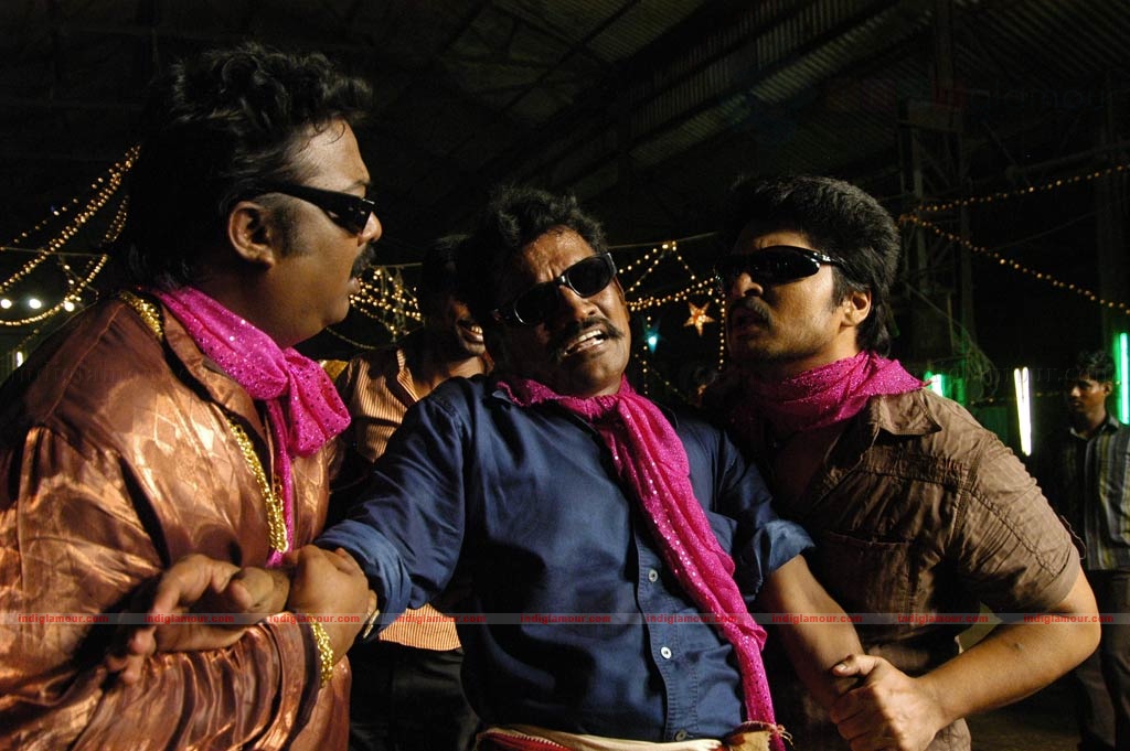 Thambi Vettothi Sundaram Movie hd photo
