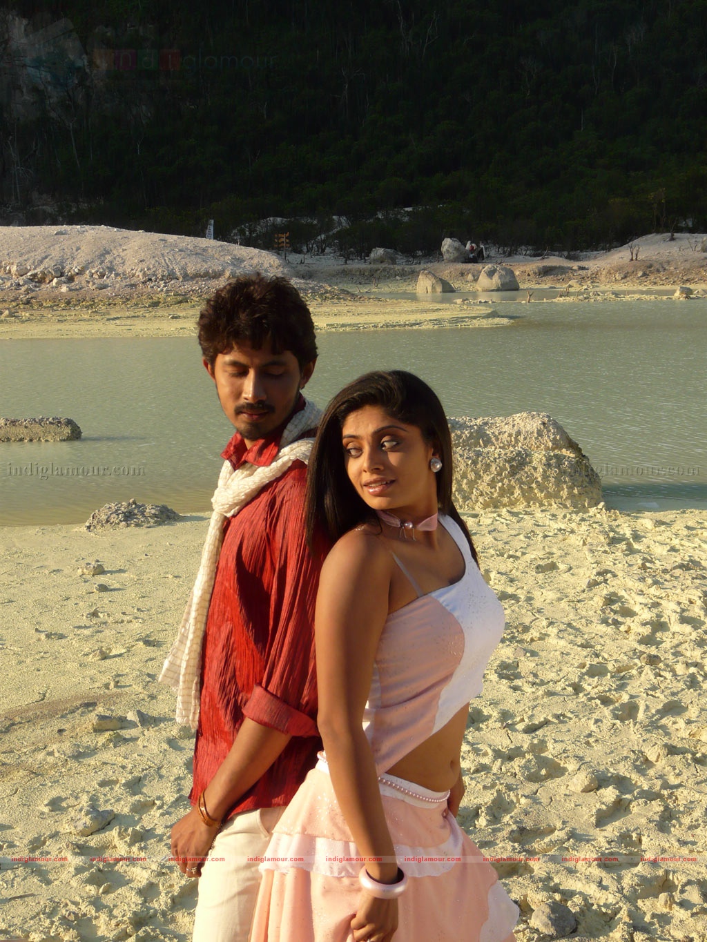 Kola Kolaya Mundhirika Movie hd photo