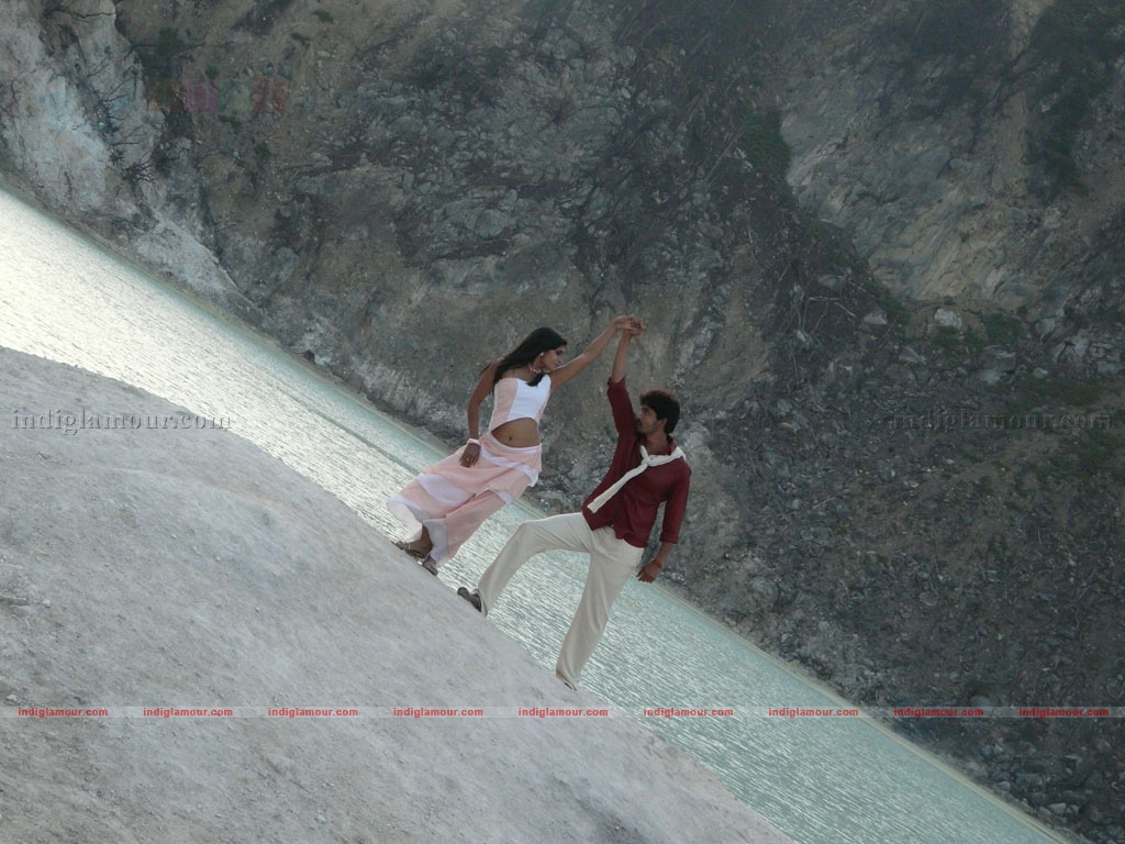 Kola Kolaya Mundhirika Movie hd photo