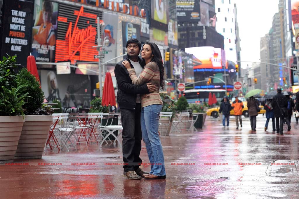 Vinnaithandi Varuvaya Movie hd photo