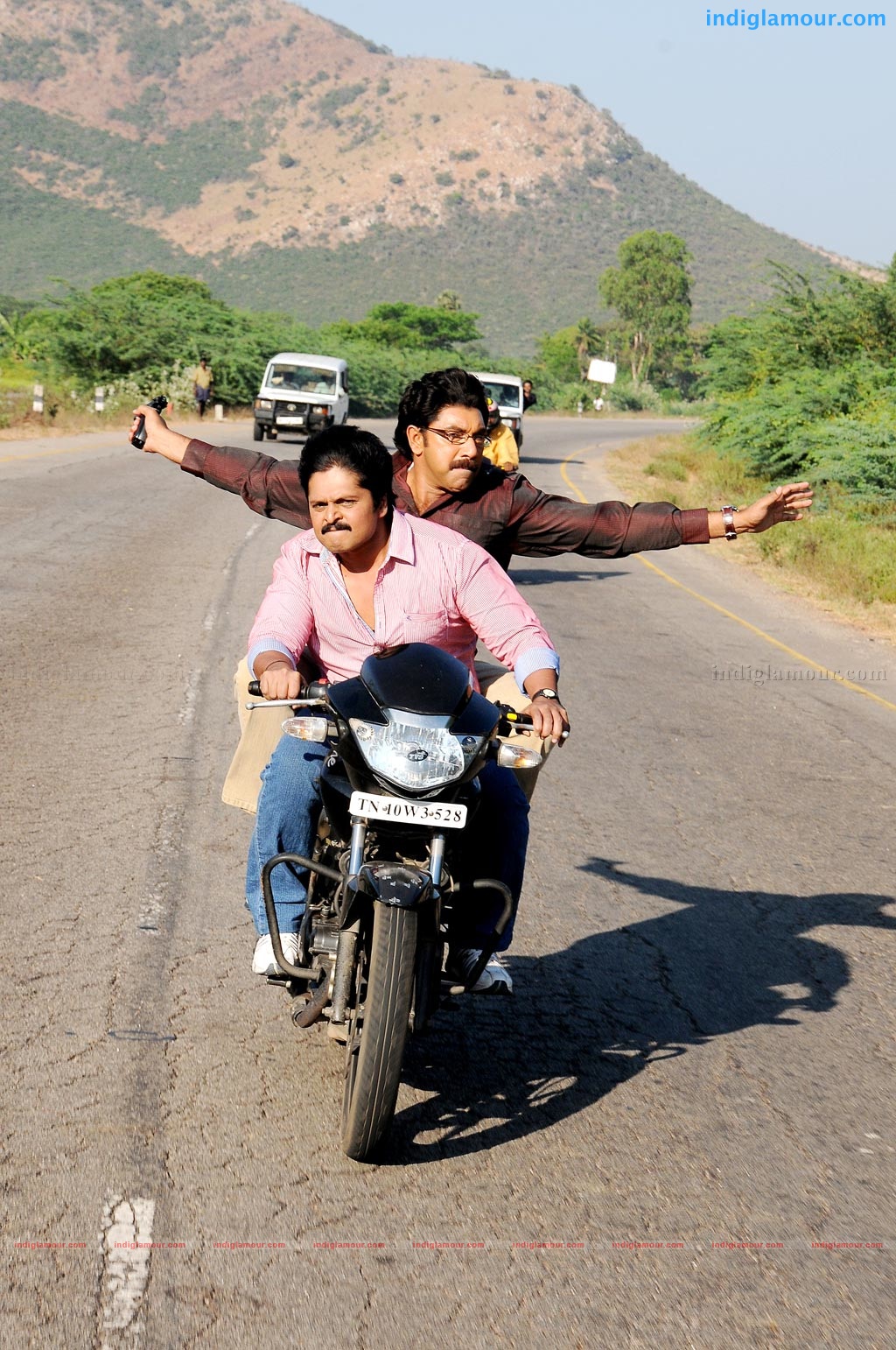 Irandumugam Movie hd photo