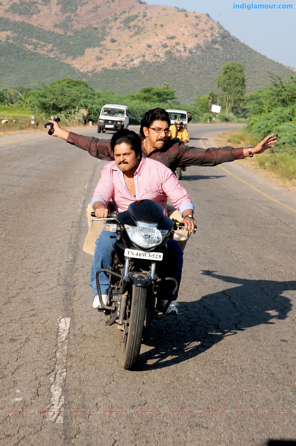 Irandumugam Movie hd photo