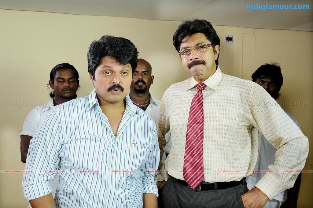 Irandumugam Movie hd photo