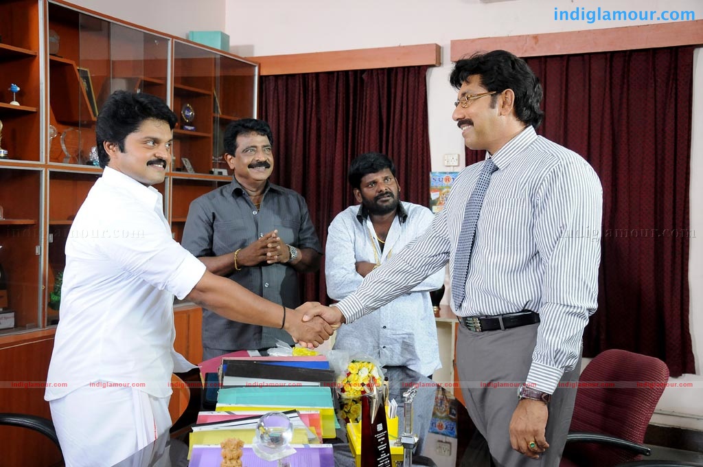 Irandumugam Movie hd photo