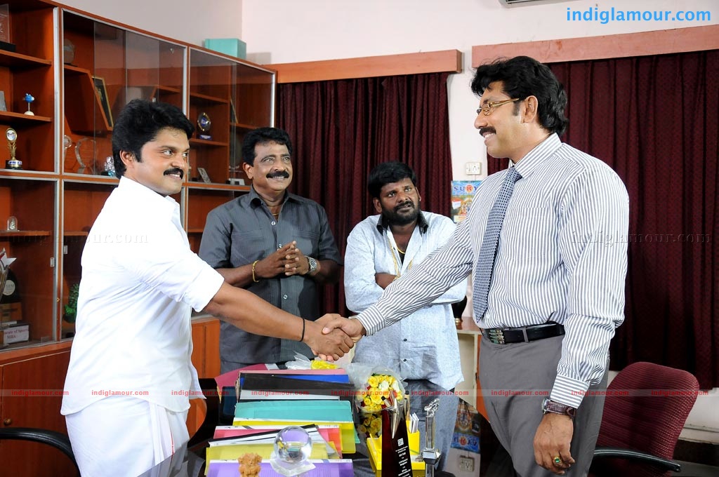 Irandumugam Movie hd photo