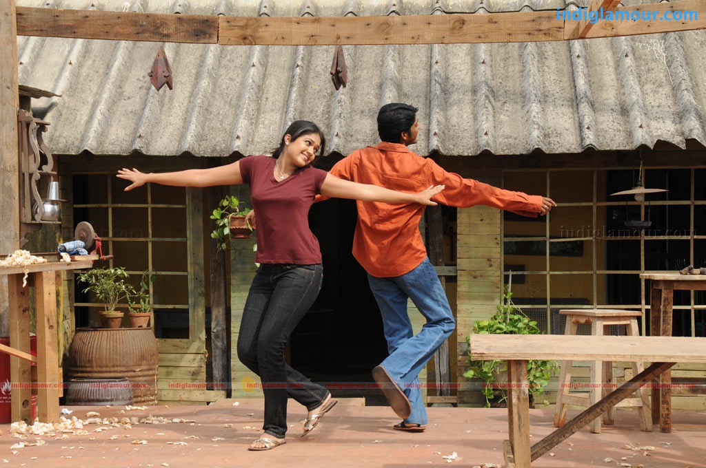 Kadhal Solla Vandhen Movie hd photo