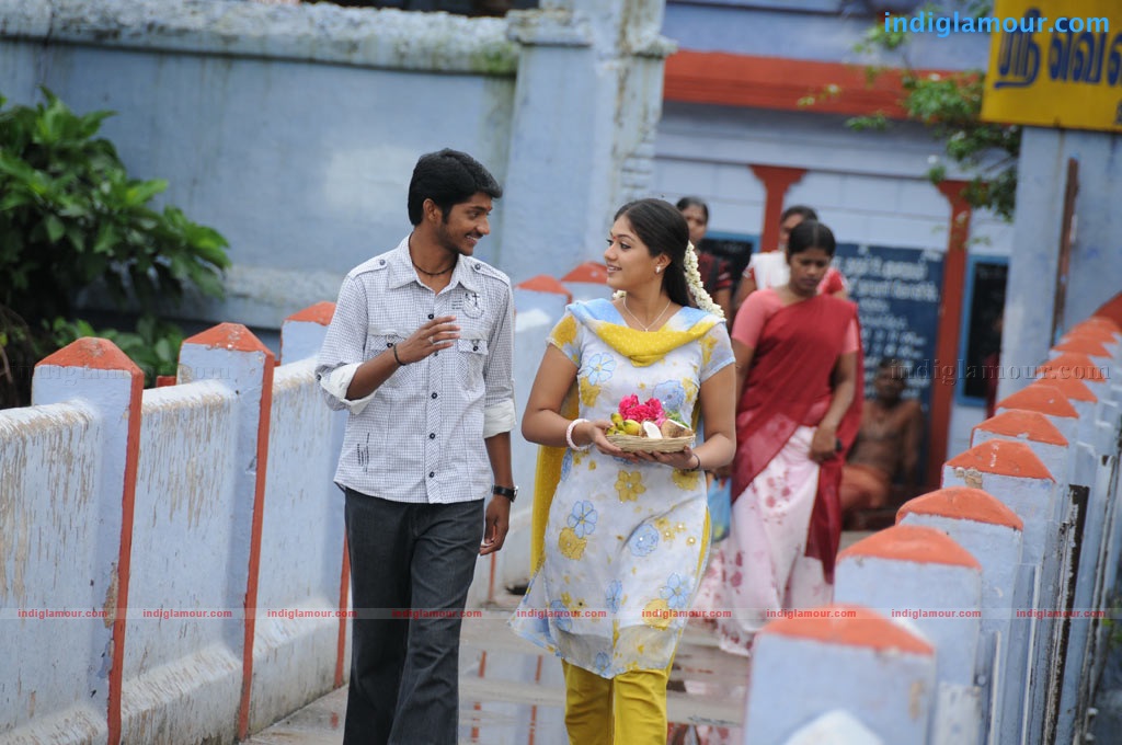 Kadhal Solla Vandhen Movie hd photo