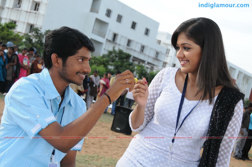 Kadhal Solla Vandhen Movie hd photo
