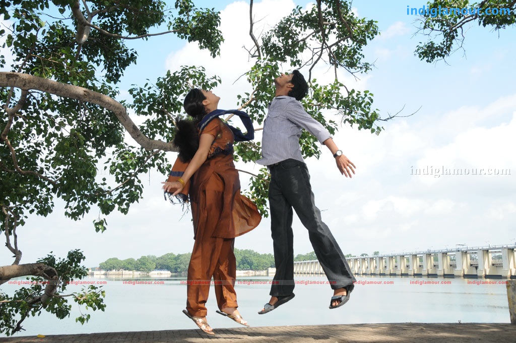 Kadhal Solla Vandhen Movie hd photo