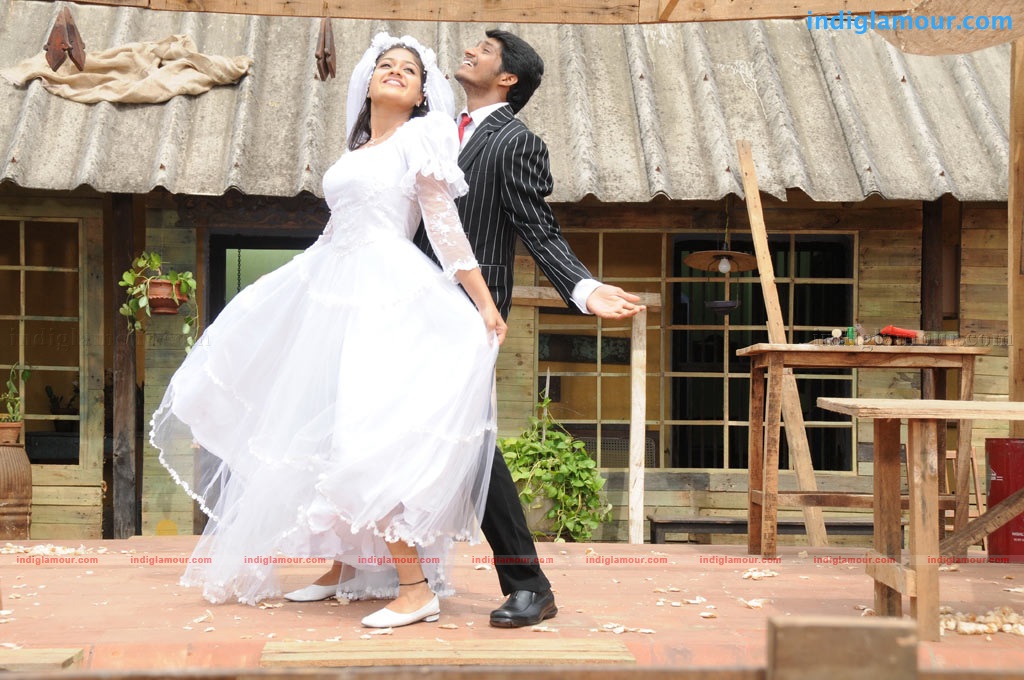Kadhal Solla Vandhen Movie hd photo