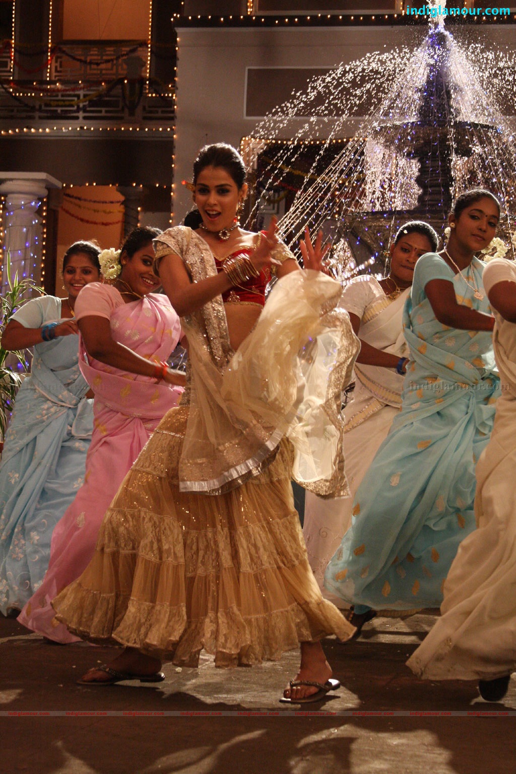 Uthama Puthiran Movie hd photo