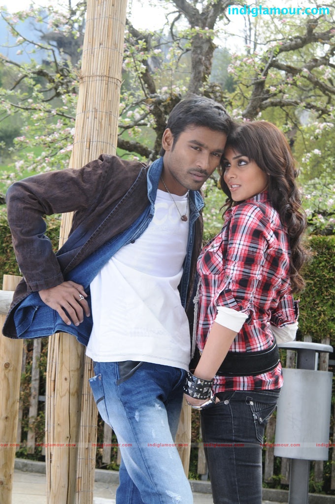 Uthama Puthiran Movie hd photo