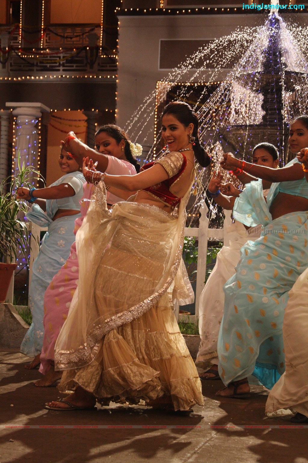 Uthama Puthiran Movie hd photo