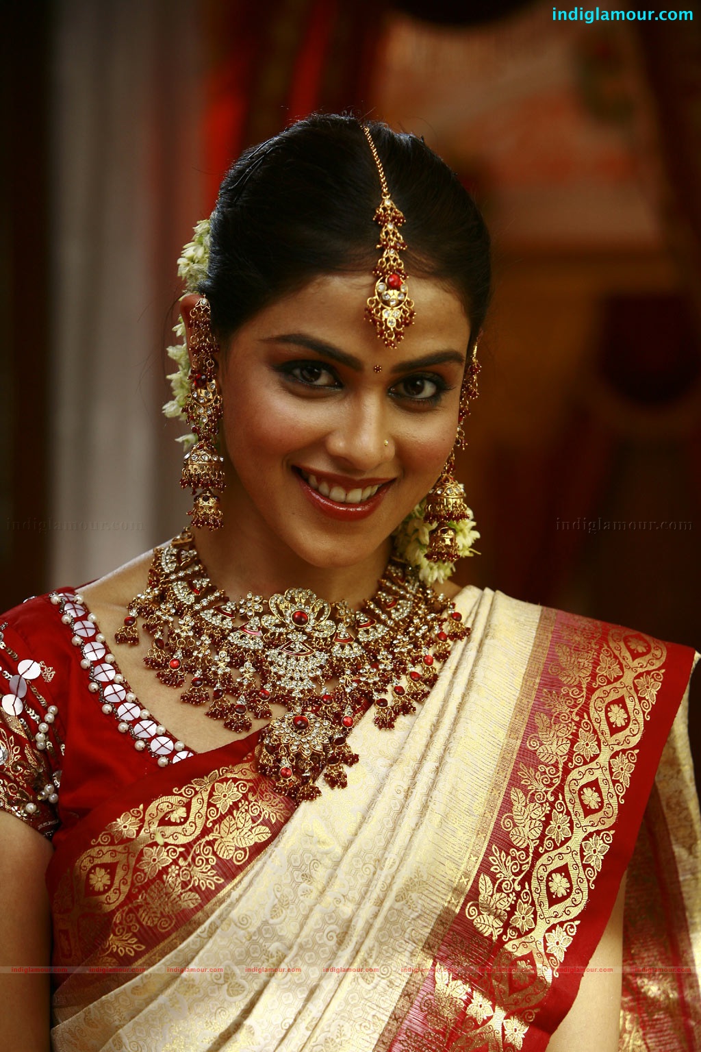 Uthama Puthiran Movie hd photo